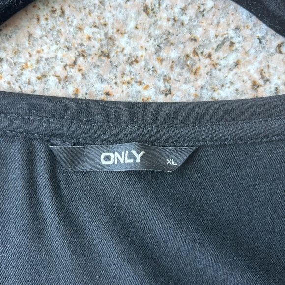 ONLY black top, Size XL - Picture 2 of 3